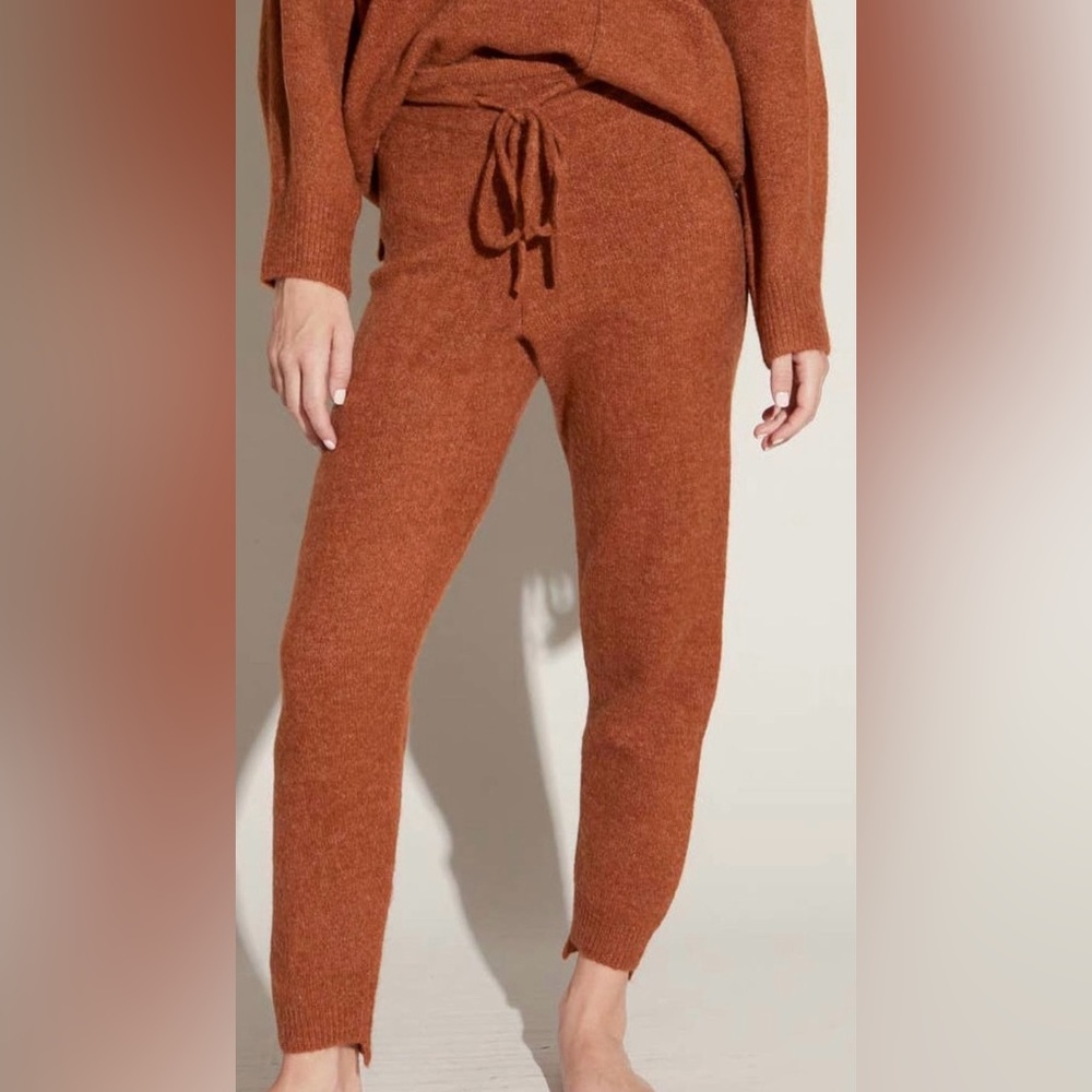 Set: Jogger & Sweater with Pocket - Picture 3 of 15